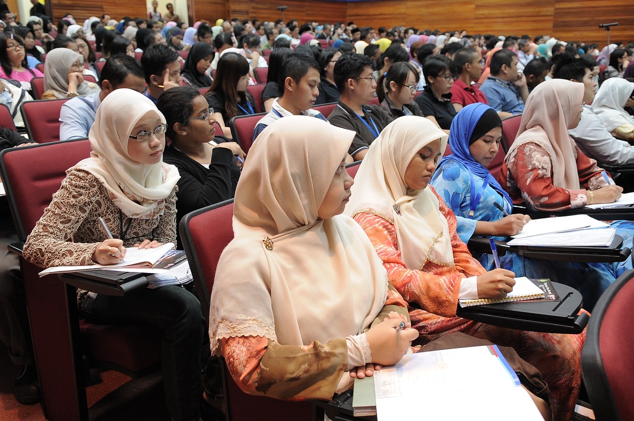lecture-385357_1280
